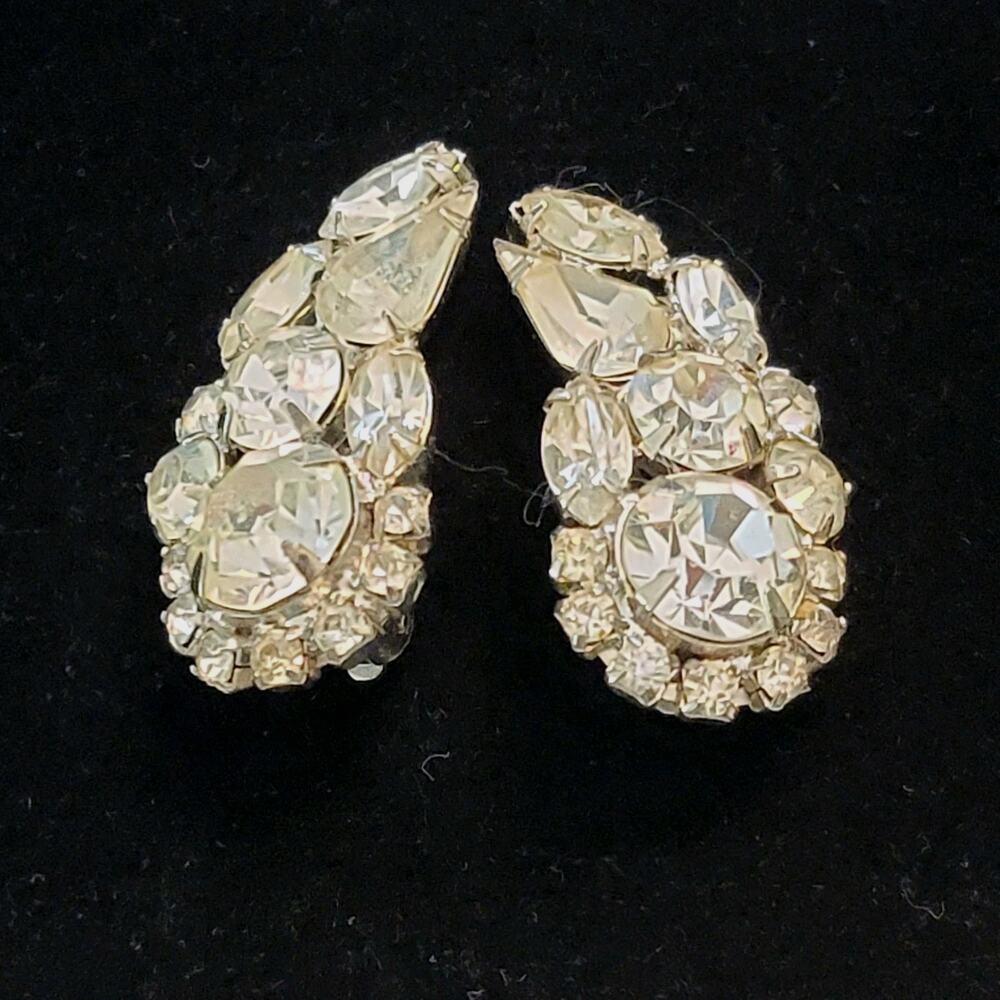Vintage 1950's GARNE Icy Clear Rhinestone Clip on Tear Drop Earrings 1¼"